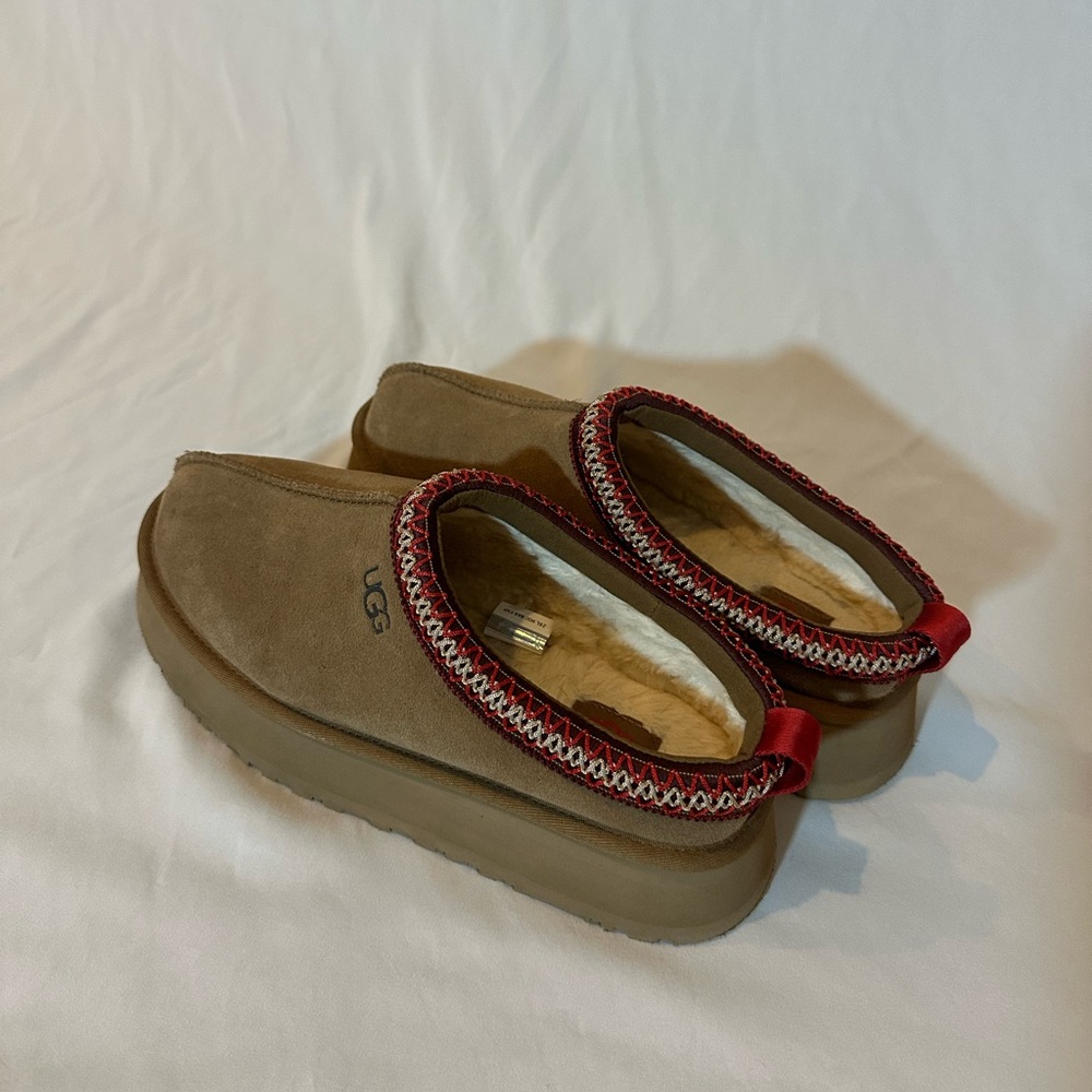 Uggs Women’s Chestnut Tazz Slippers